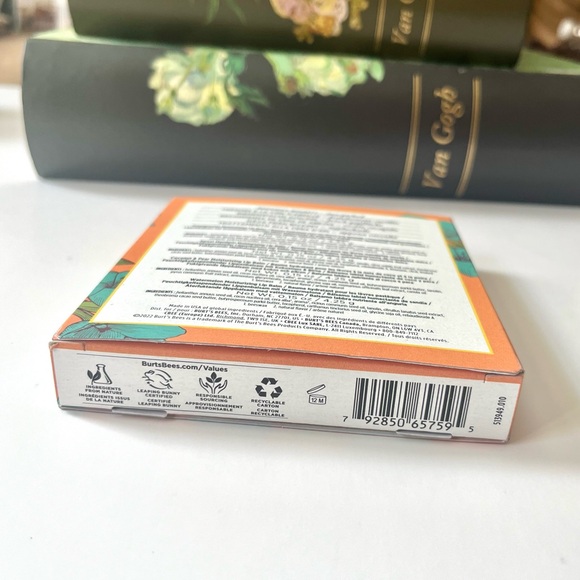 🏷️ Burt’s Bees set of 4 moisturizing lip balm - Picture 6 of 10